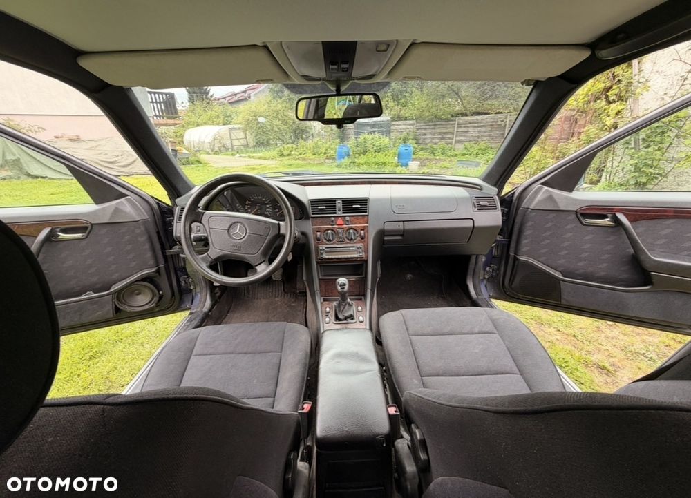 Mercedes-Benz Klasa C 250 Turbo D T Elegance - 6