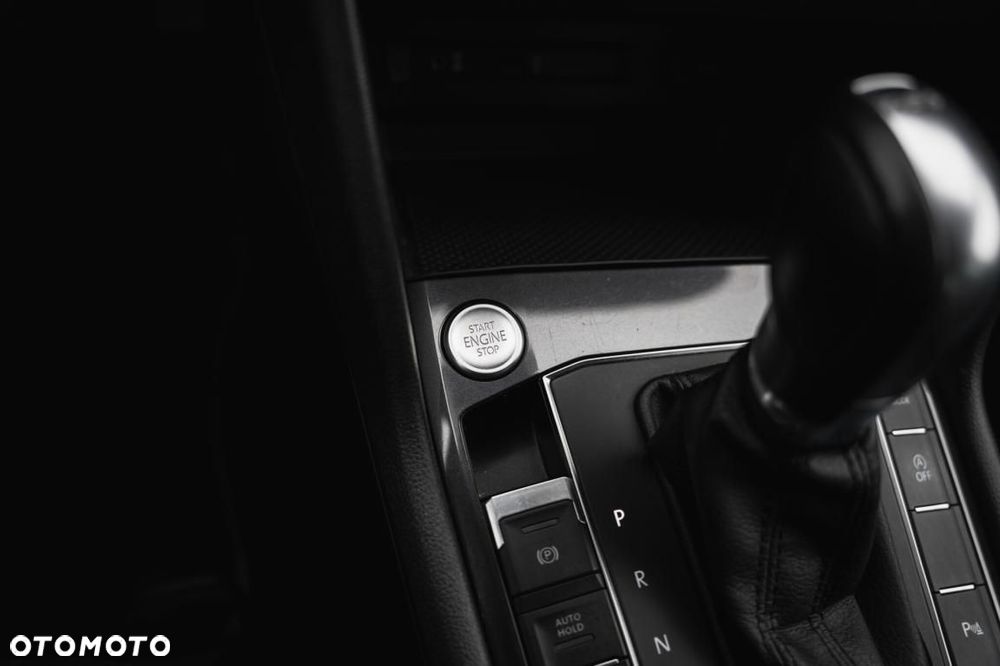 Volkswagen Tiguan - 23