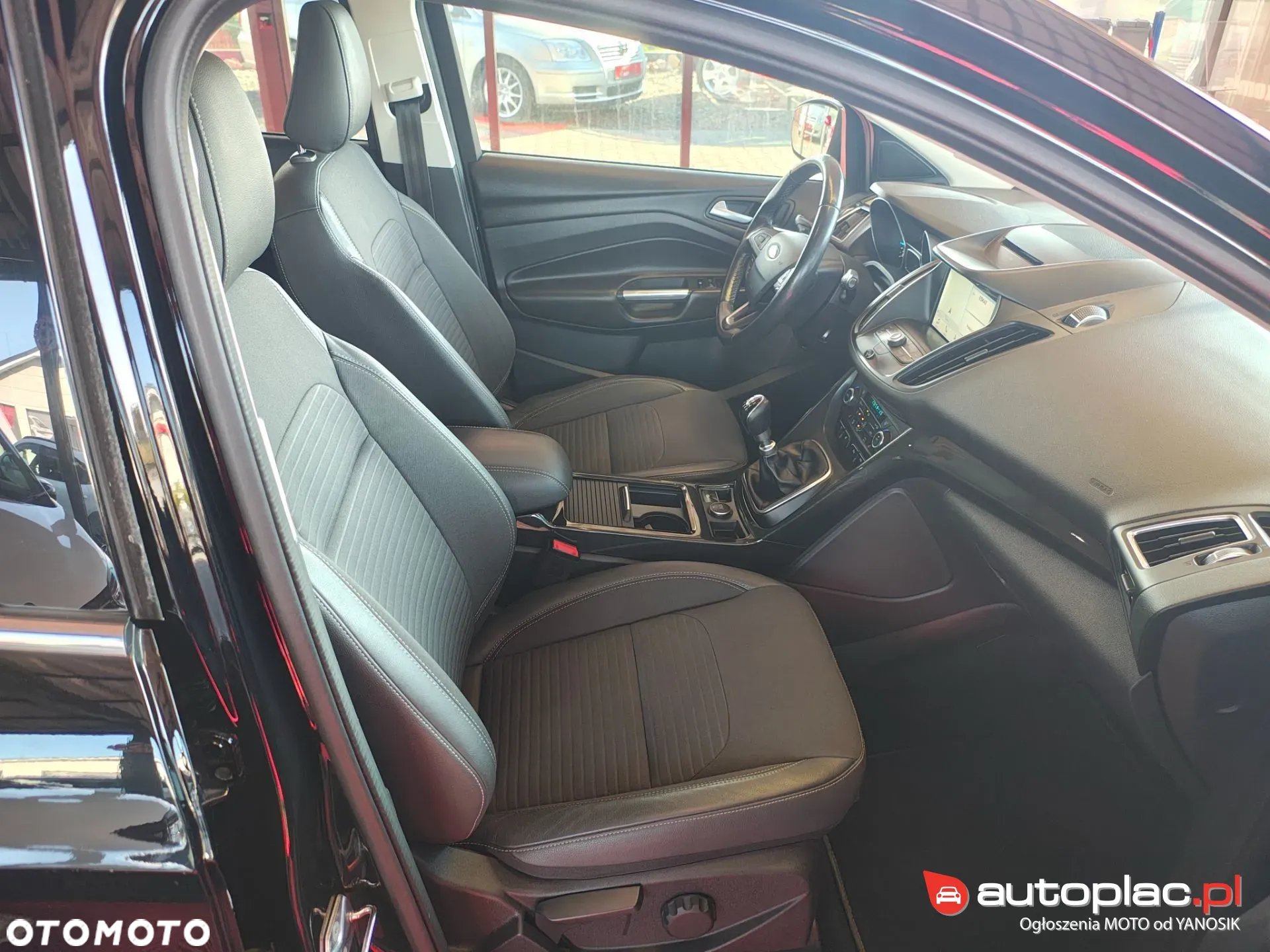 Ford Kuga 2.0 TDCi 4x4 Business Edition - 32