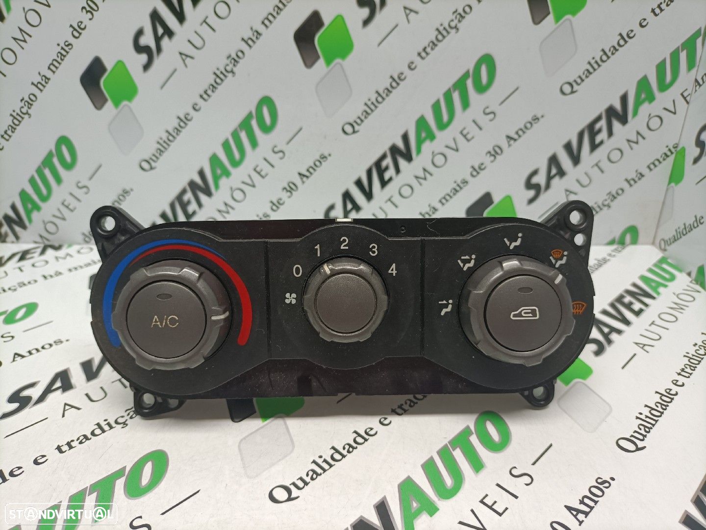 Comando / Botão De Sofagem / Climatronic Hyundai Matrix (Fc) - 1