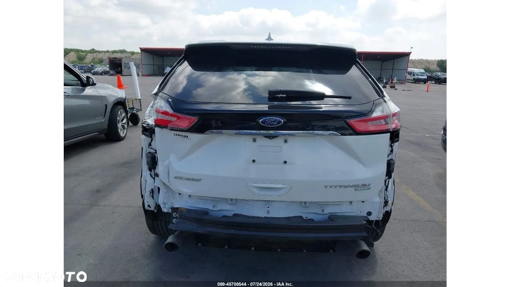 Ford Edge - 8