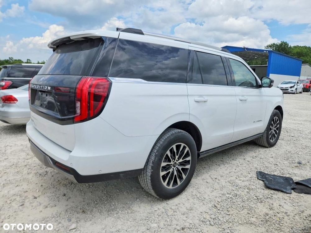 Ford Expedition - 4