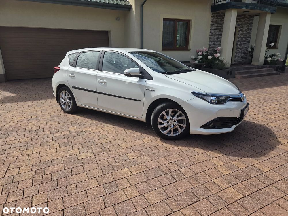 Toyota Auris Hybrid 135 Premium - 1