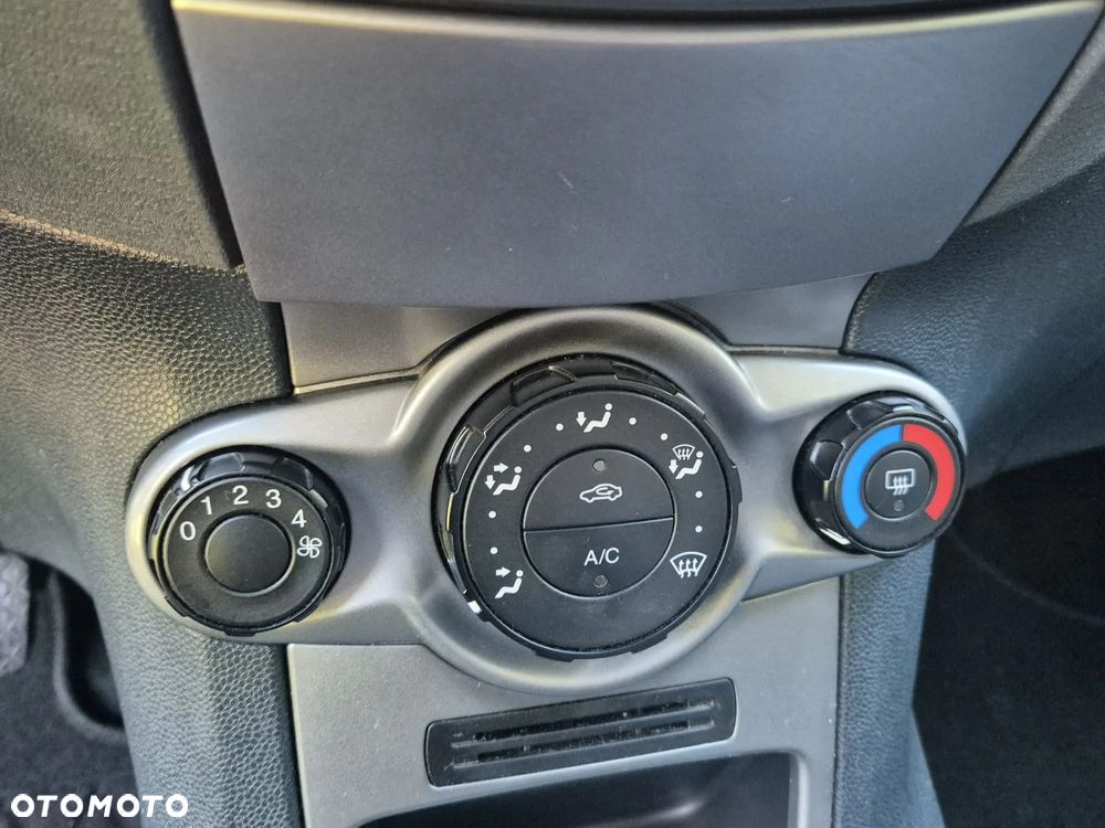 Ford Fiesta 1.25 Trend - 33
