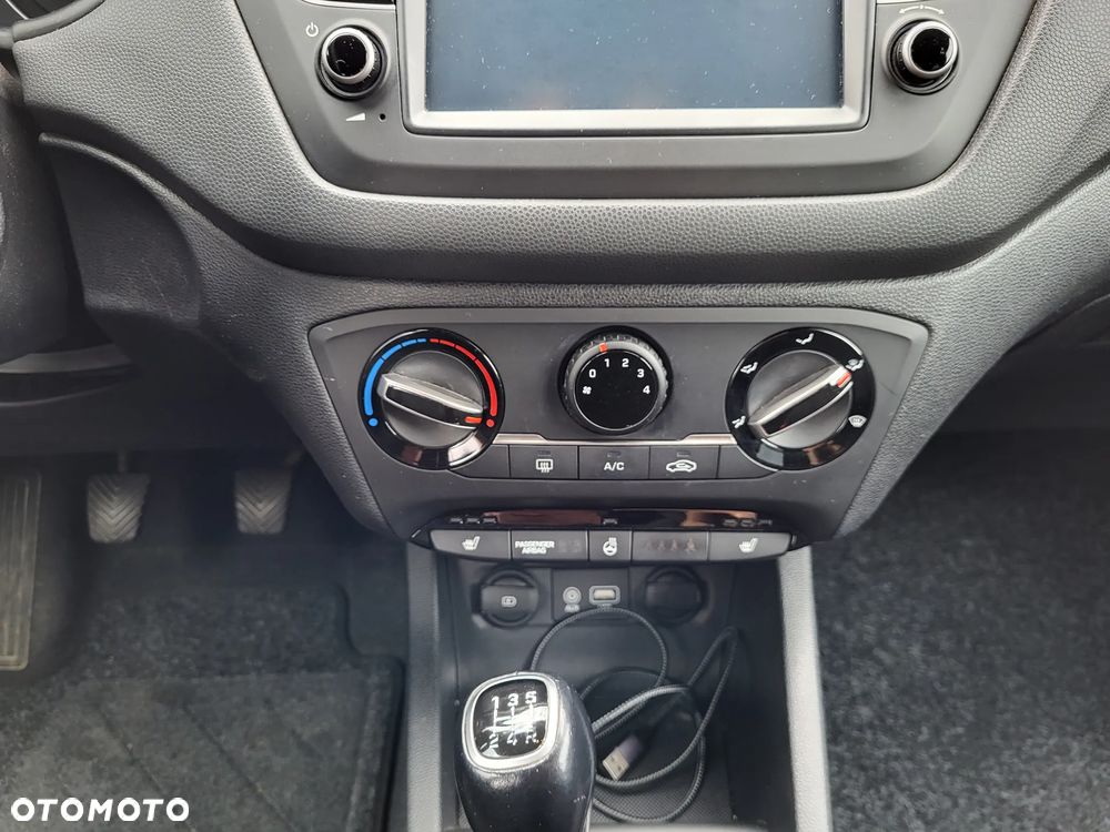 Hyundai i20 - 18