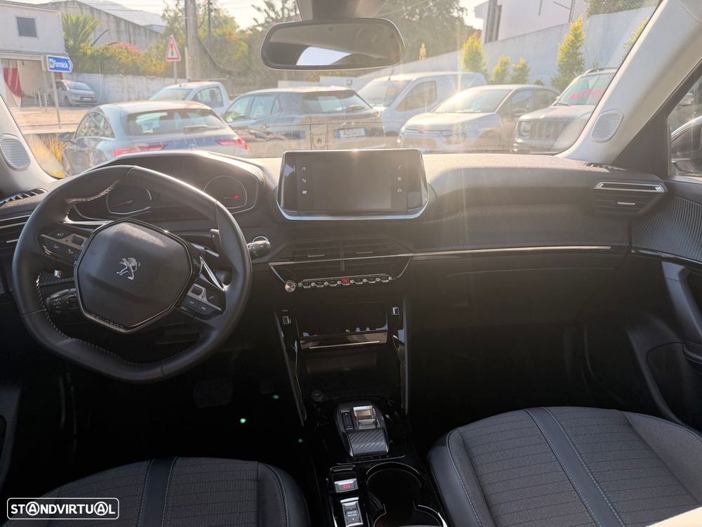 Peugeot 2008 1.2 PureTech Allure EAT8 - 19