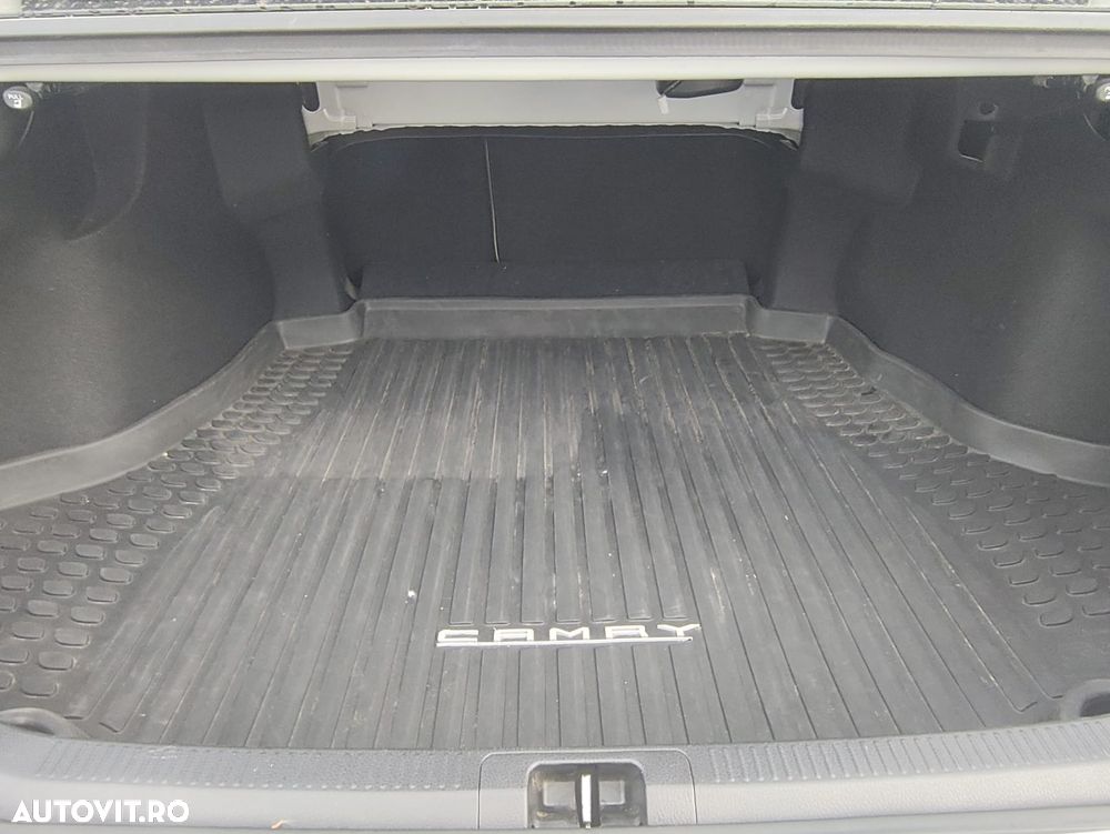 Toyota Camry 2.5 Dynamic - 11