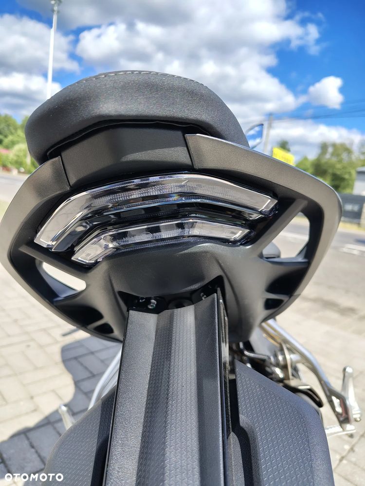 QJMOTOR SRK 921RR - 19