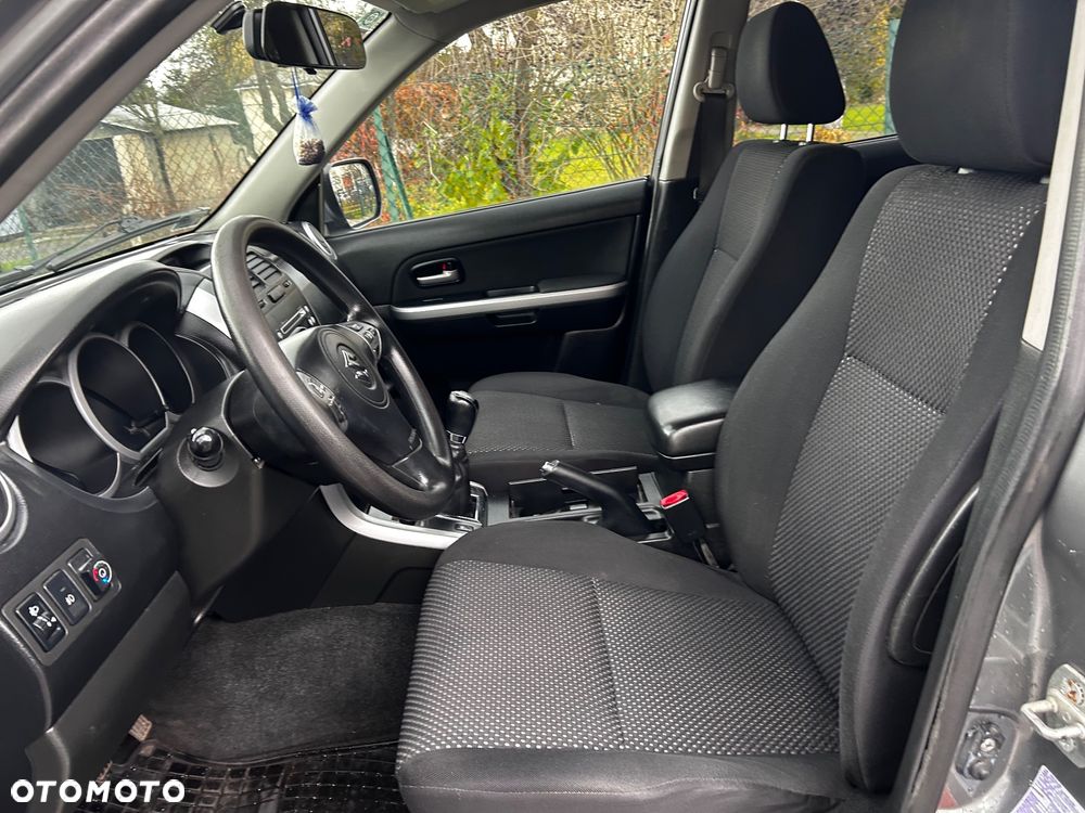 Suzuki Grand Vitara 2.0 Comfort + - 7