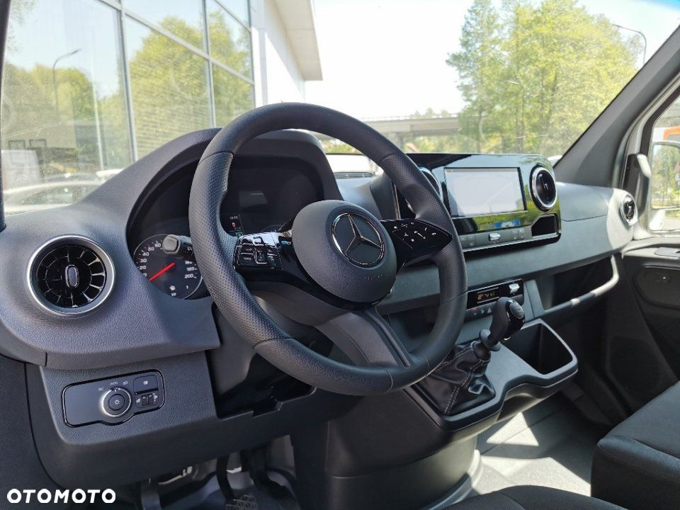 Mercedes-Benz Sprinter - 7