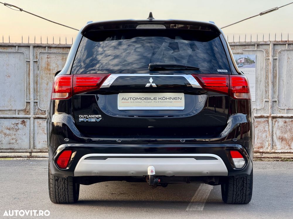 Mitsubishi Outlander 2.4 4WD Plug-In Hybrid Top - 35