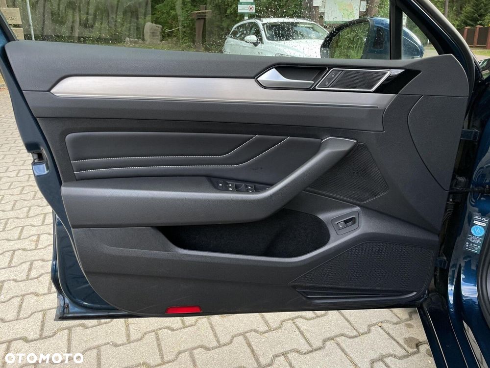 Volkswagen Passat 2.0 TDI Elegance DSG - 12