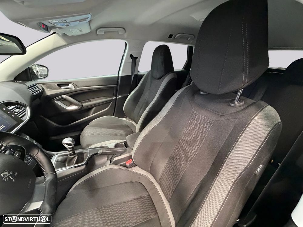 Peugeot 308 SW 1.2 PureTech Style - 14
