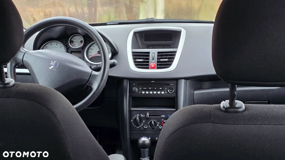 Peugeot 207 - 6