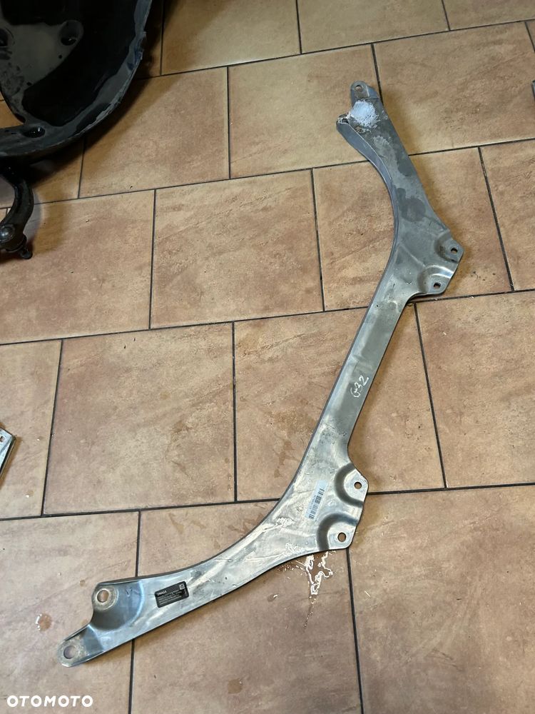 BMW G32 BELKA POPRZECZKA ROZPÓRKA KIELICHÓW 7390311 - 1