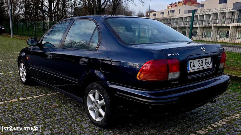 Honda Civic 1.5i LS - 2