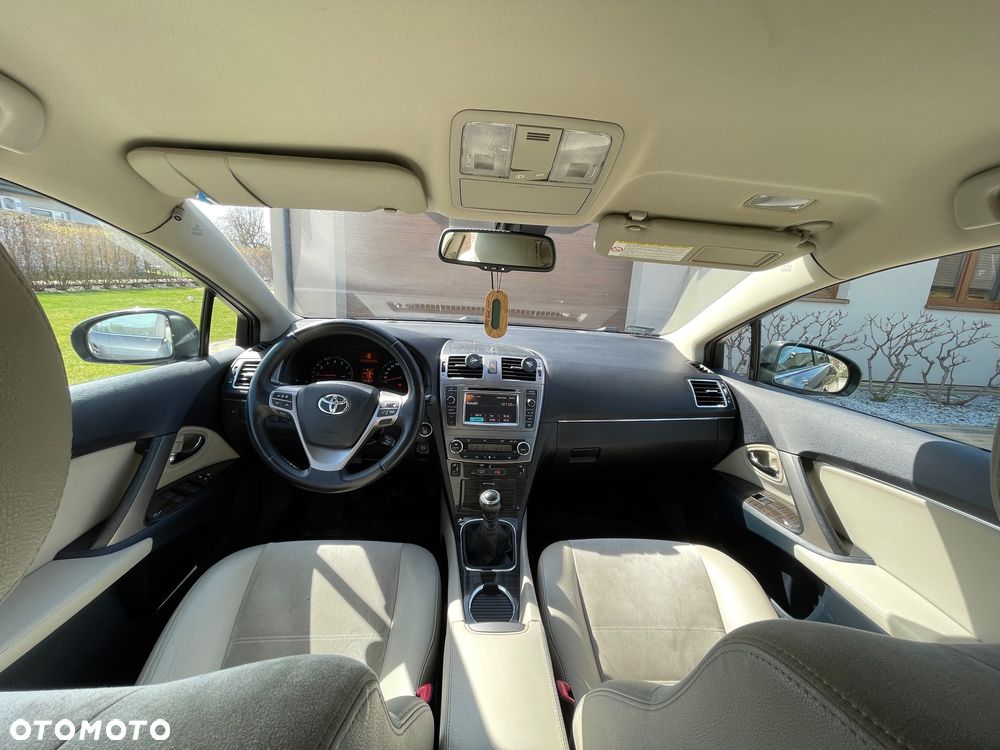 Toyota Avensis 1.8 Sol NAVI - 7
