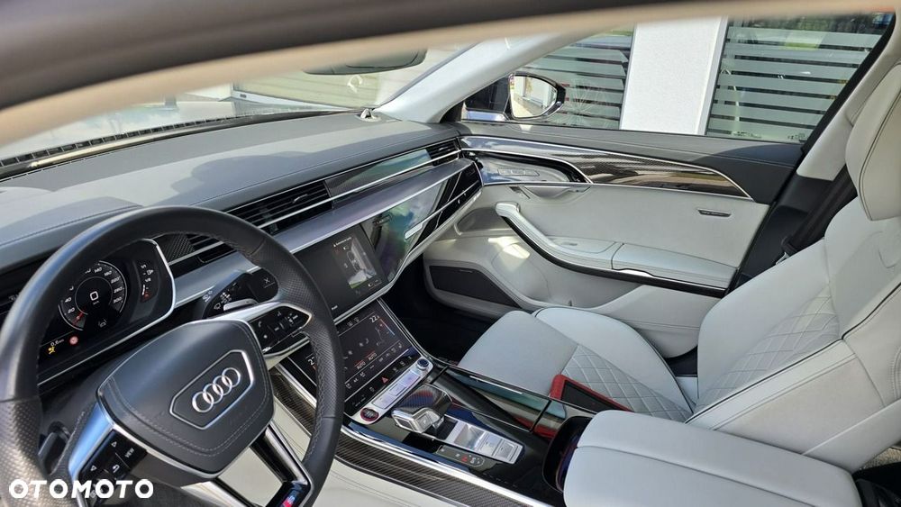 Audi S8 - 17