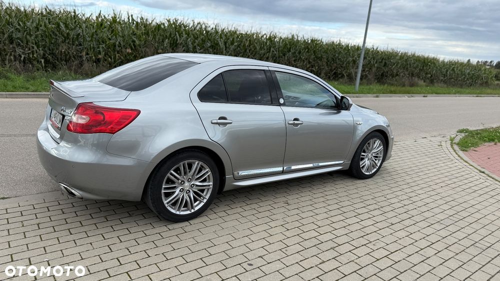 Suzuki Kizashi 2.4 4x4 CVT Sport - 5