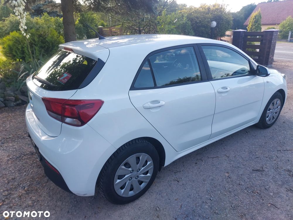 Kia Rio - 9
