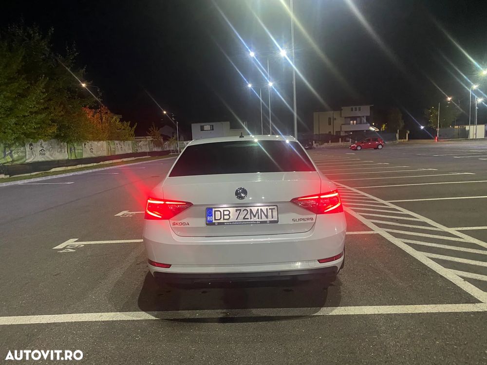 Skoda Superb 2.0 TDI DSG Ambition - 3