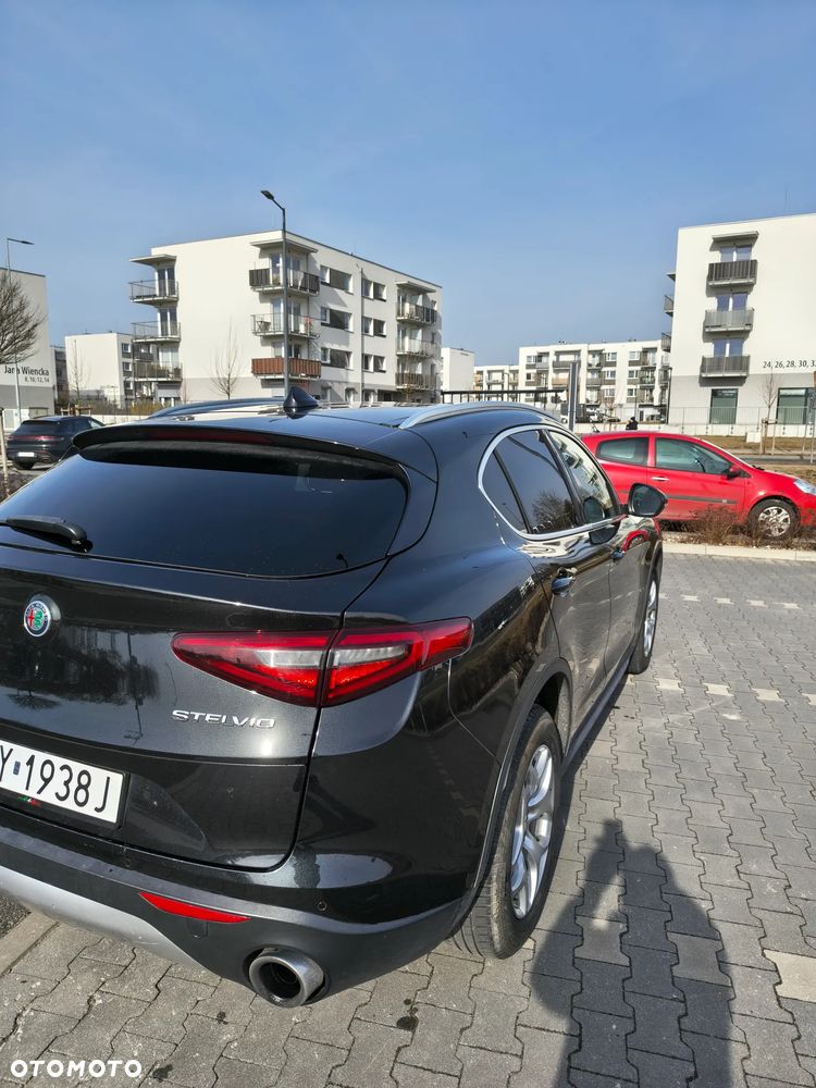 Alfa Romeo Stelvio - 6