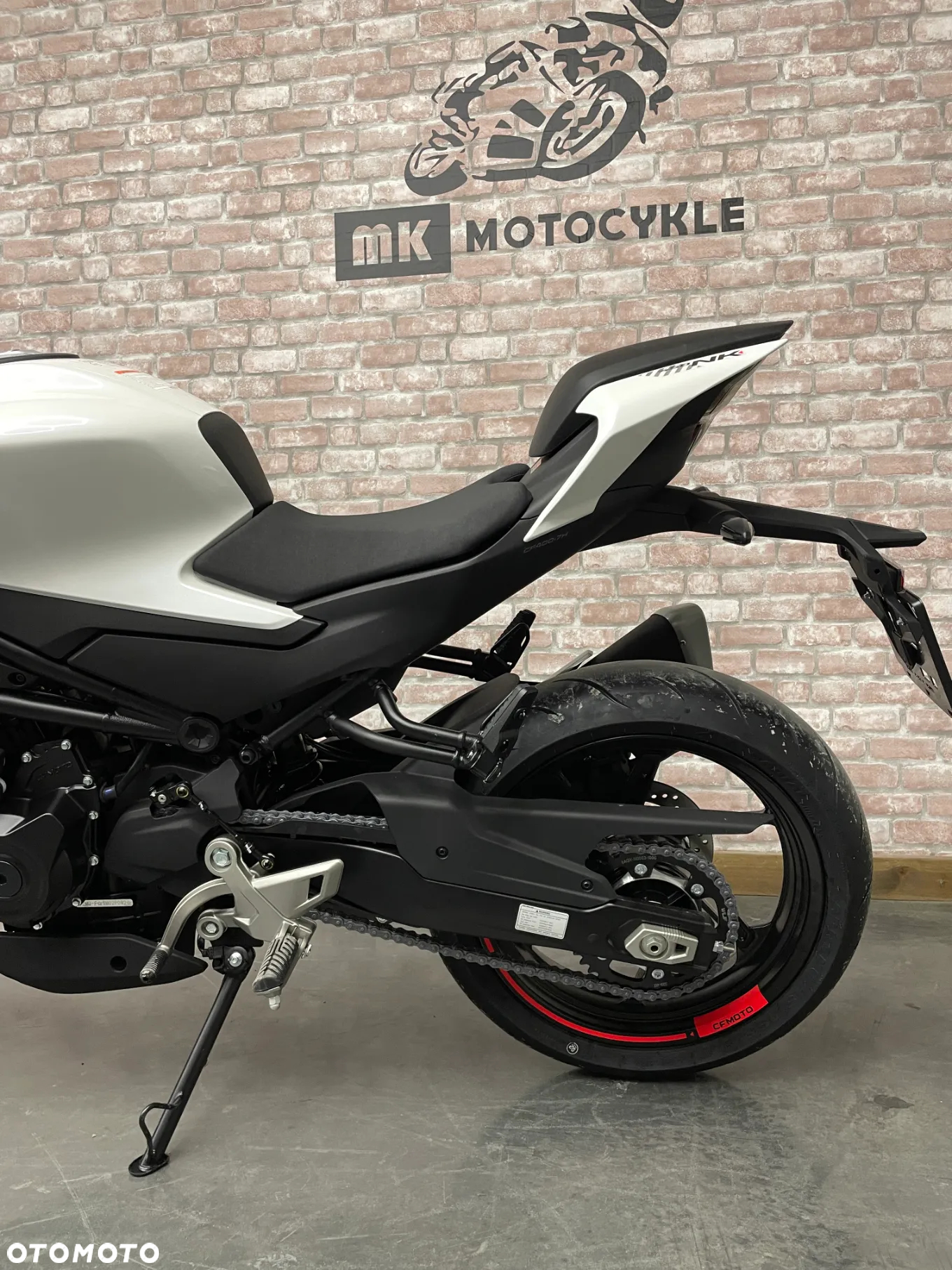 CFMoto NK - 7