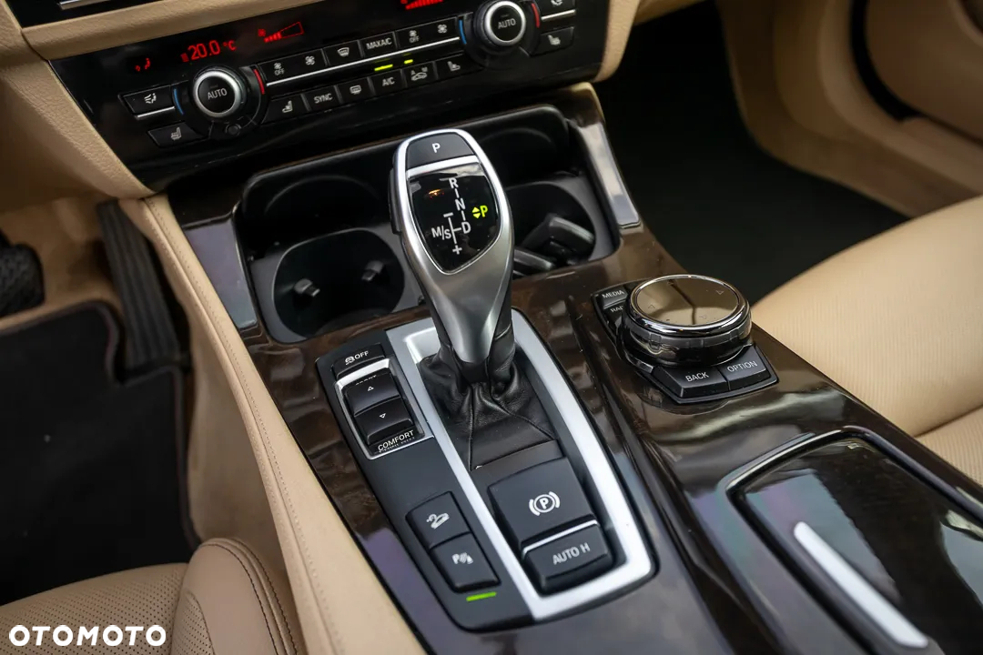 BMW Seria 5 530d xDrive Luxury Line - 27