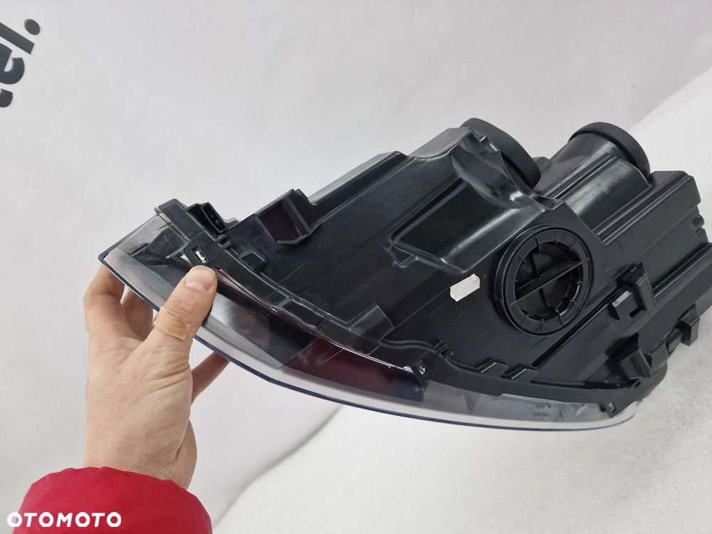 VW POLO VI 6 2G0 17- PRAWA LAMPA ZWYKŁA PRZEDNIA PRZÓD , NR 2G1941006 , NR AUKCJI LA391 - 11