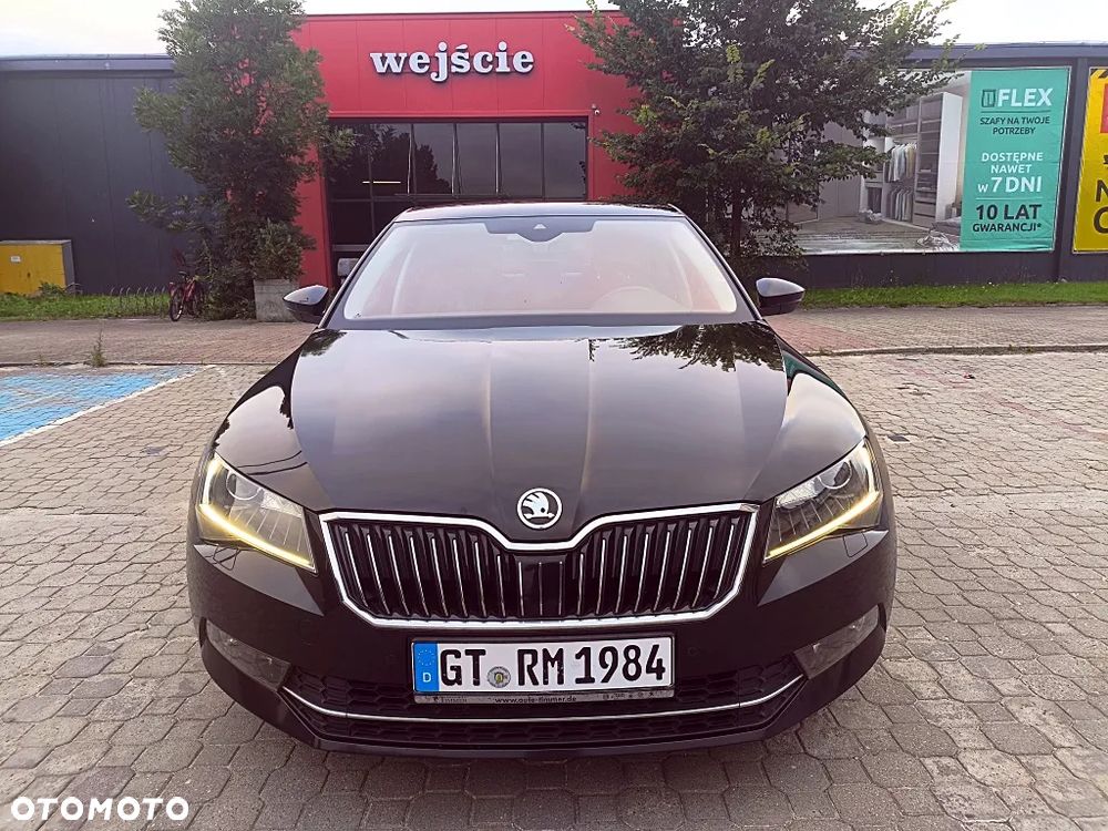 Skoda Superb 2.0 TDI DSG Premium Edition - 23