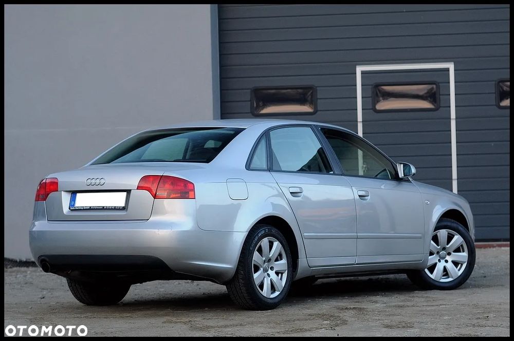 Audi A4 Limousine - 19
