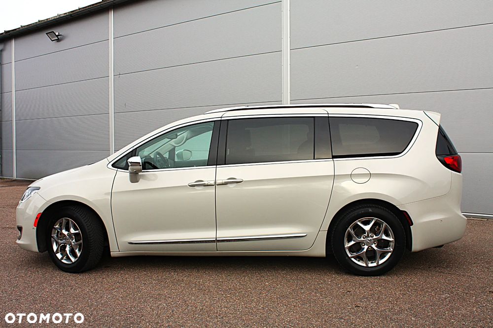 Chrysler Pacifica - 9