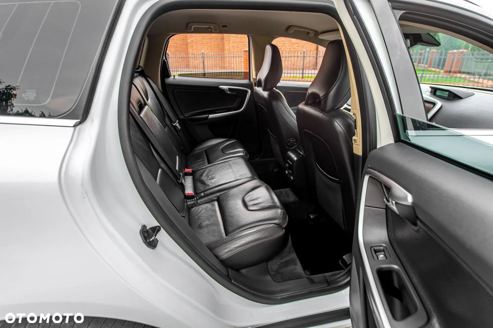 Volvo XC 60 D5 AWD RDesign - 10