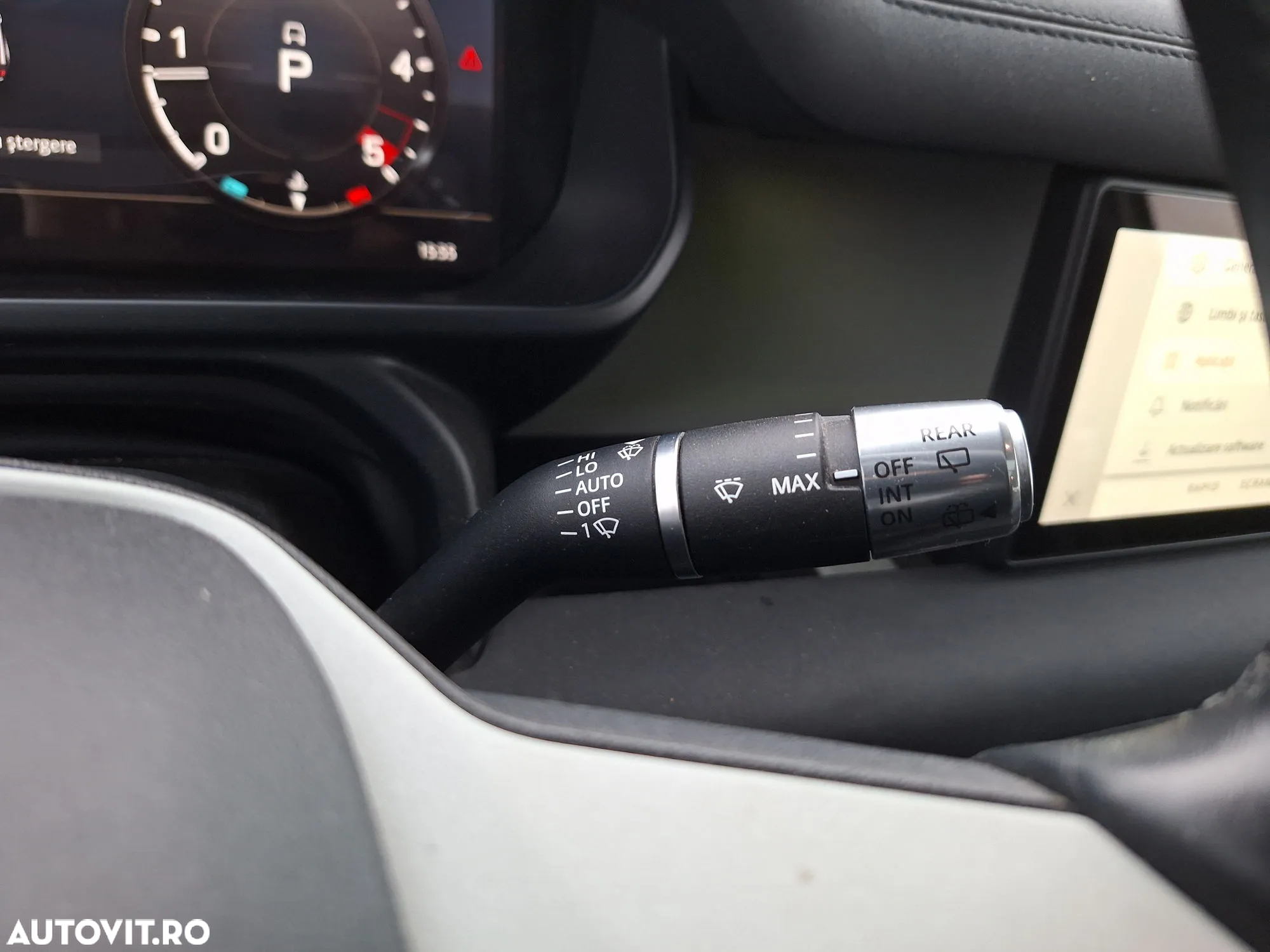 Land Rover Defender 110 2.0L D240 SE - 17