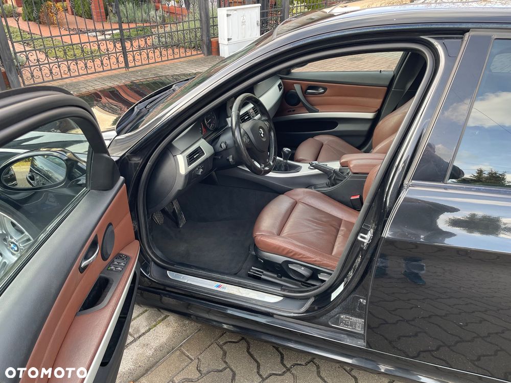 BMW Seria 3 320i - 16