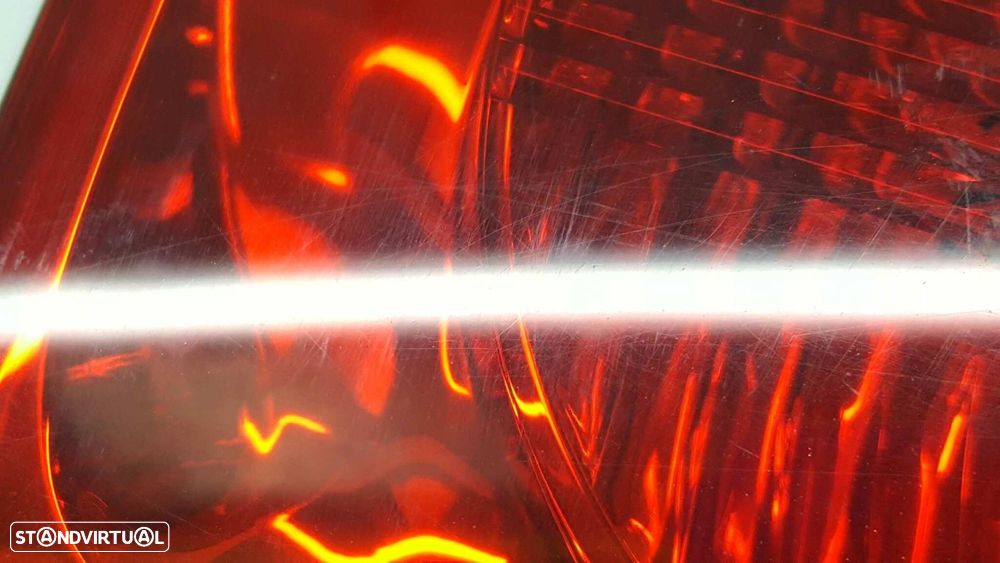 FAROLIM TRASEIRO ESQUERDO INTERIOR VOLKSWAGEN TOUAREG (7LA) TDI V10 - 2