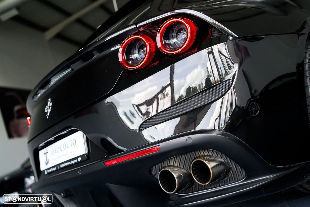 Ferrari GTC4 Lusso - 15
