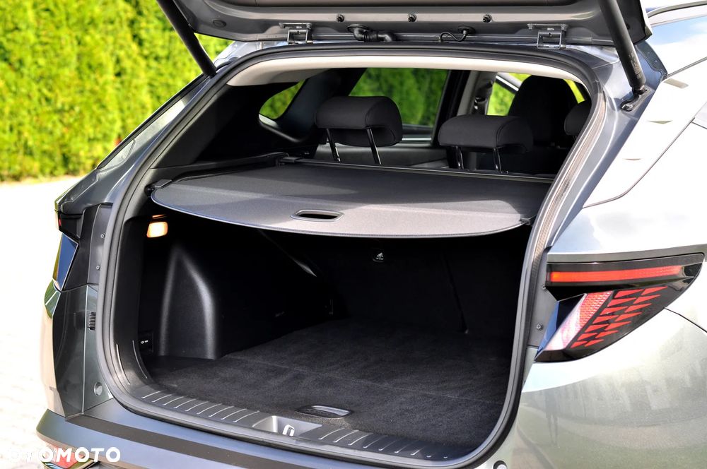 Hyundai Tucson 1.6 T-GDi HEV Executive 2WD - 16