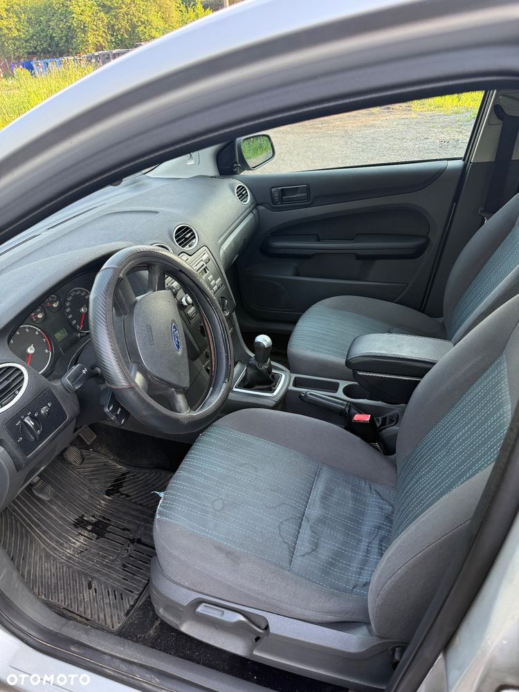 Ford Focus 1.4 Ambiente - 12
