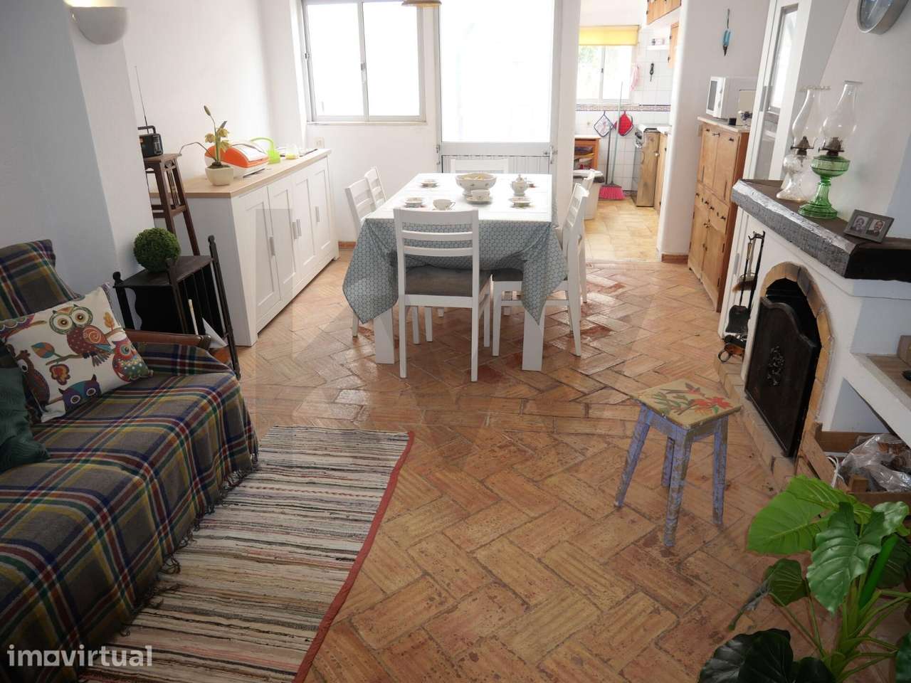 Moradia T4 no centro da vila de Estombar, Lagoa, Algarve - Grande imagem: 2/37