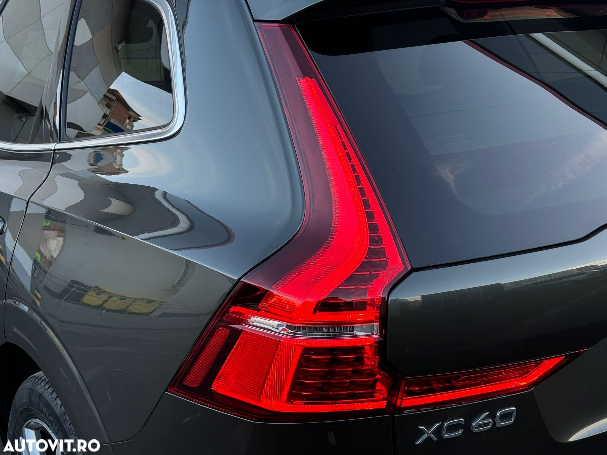 Volvo XC 60 B4 D Geartronic Momentum Pro - 28