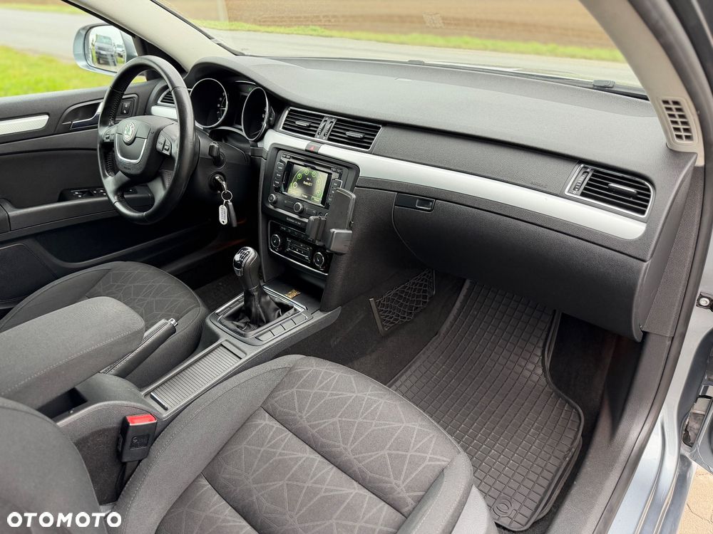 Skoda Superb 2.0 TDI 4x4 Elegance - 27
