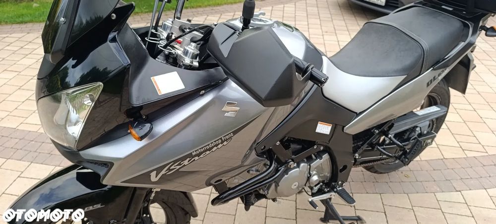 Suzuki V-STROM - 16