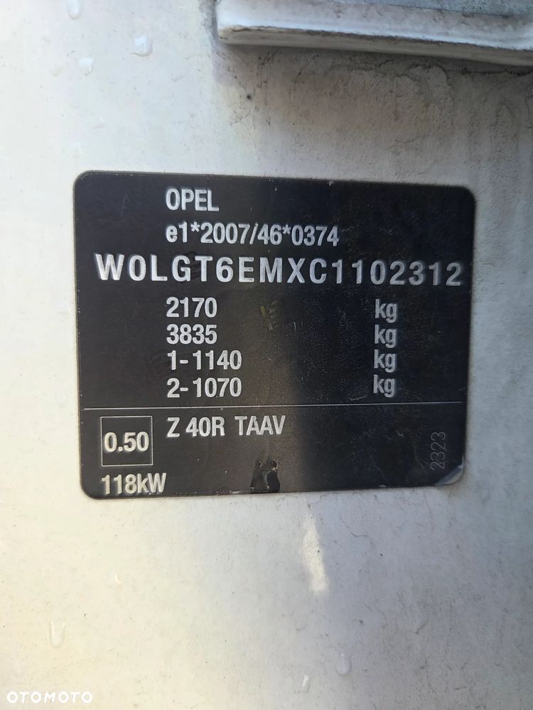 Opel Insignia - 25