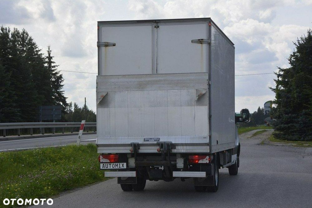 Mercedes-Benz Sprinter - 8