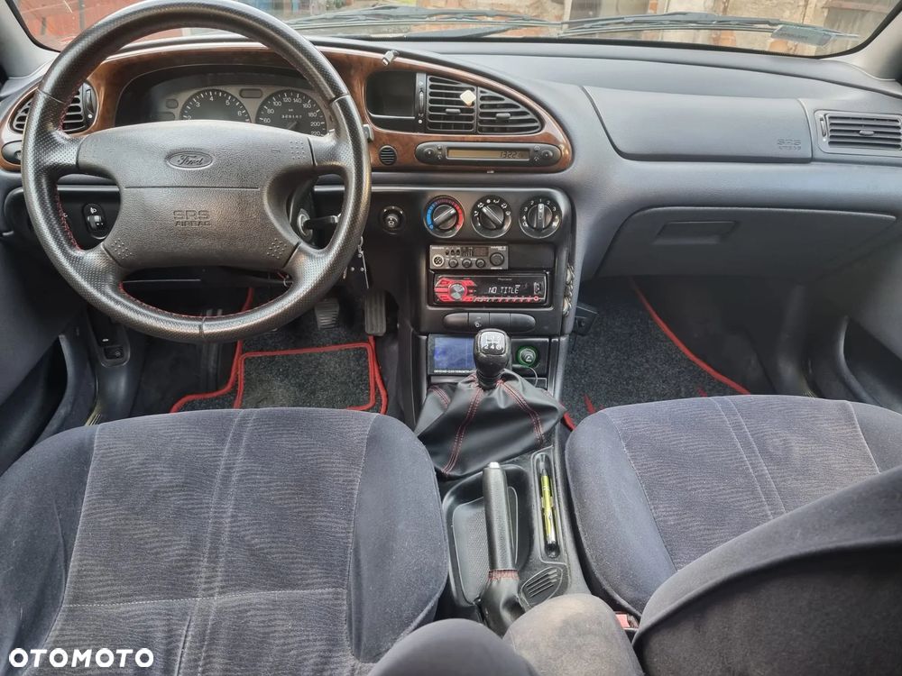 Ford Mondeo 2.0 Ghia - 25