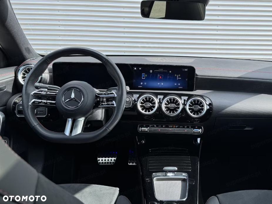 Mercedes-Benz Klasa A 200 AMG Line 7G-DCT - 7