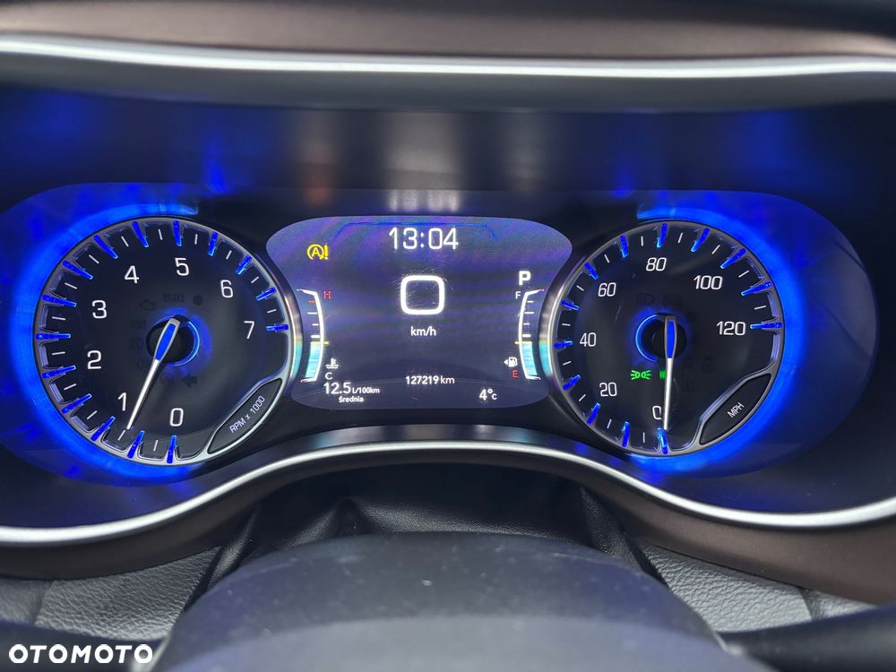 Chrysler Pacifica - 29