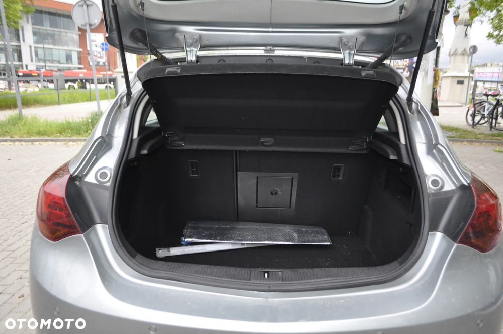 Opel Astra 1.4 T Cosmo - 11