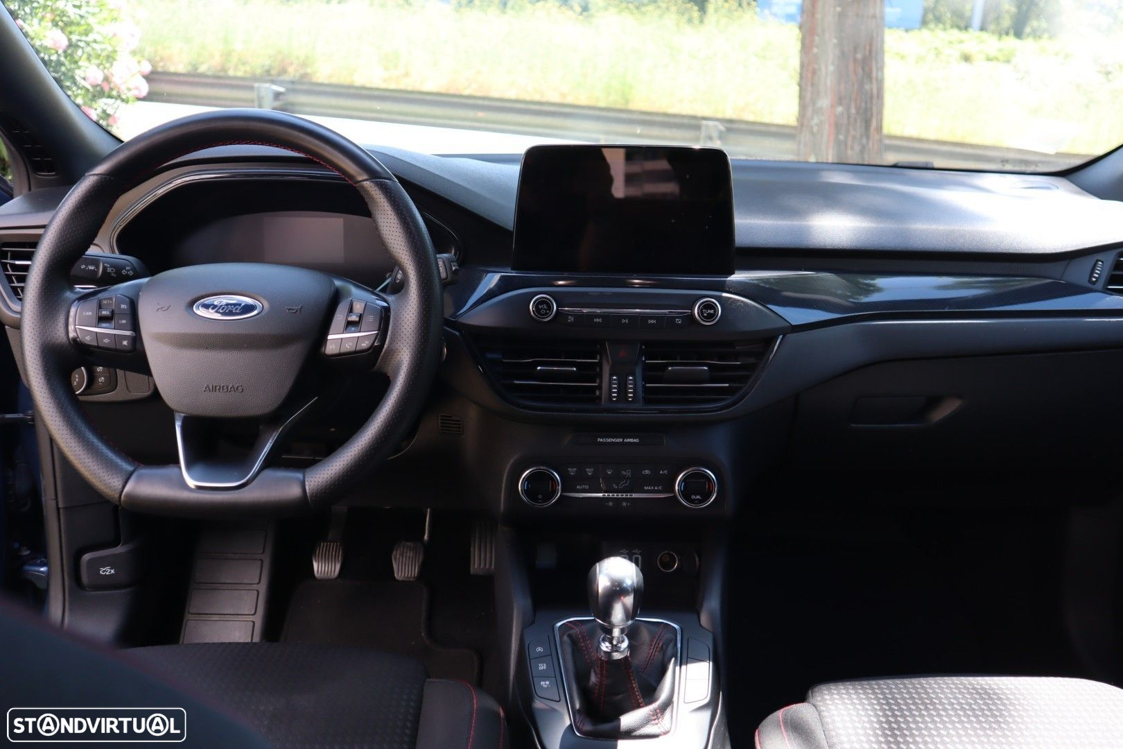 Ford Focus 1.0 EcoBoost MHEV ST-Line - 13